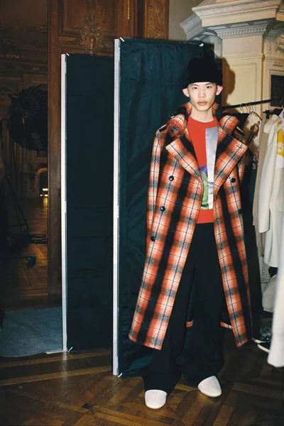 Look 2